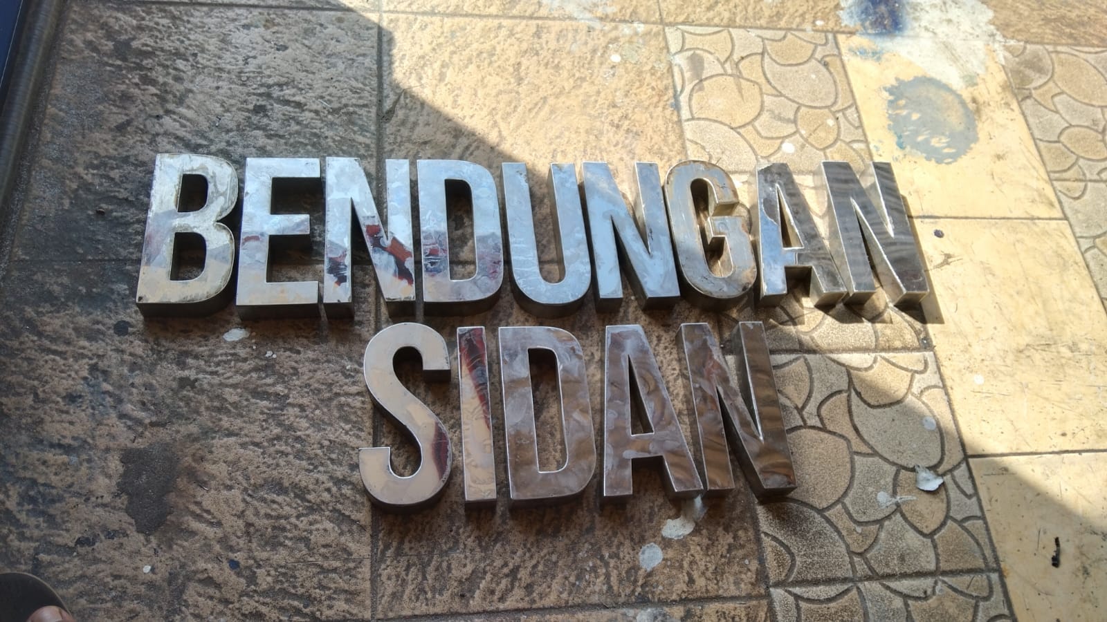 Custom Neon Flex Sign Bali: Cara Bikin Spot Foto Instagramable & Estetik untuk Cafe & Bar