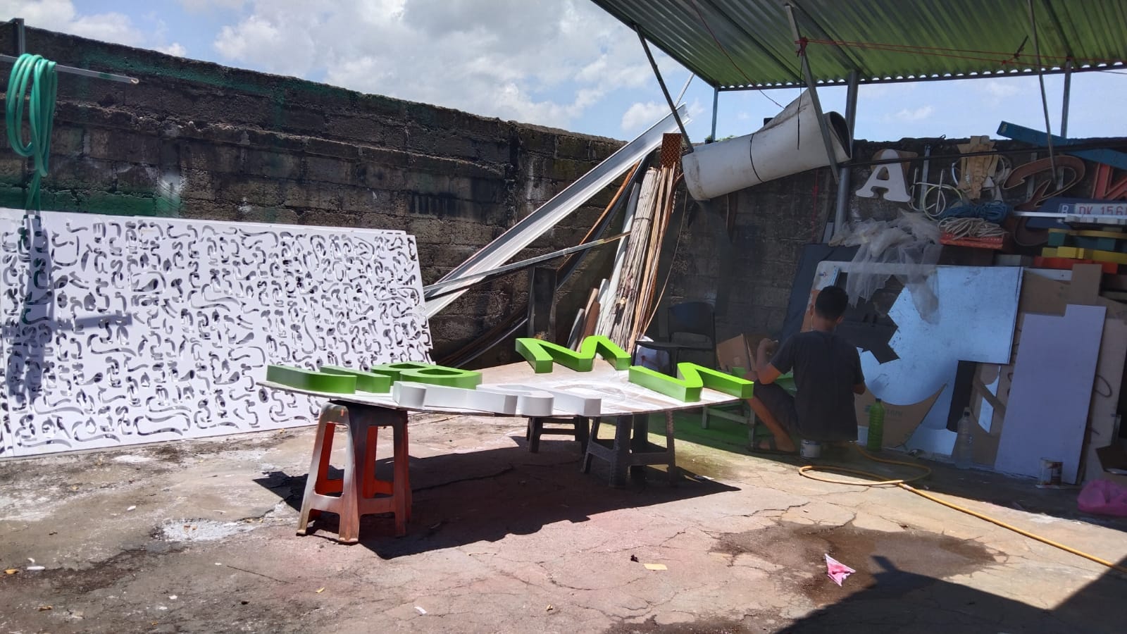 Jasa Bikin Neon Box di Canggu & Seminyak: Rekomendasi Desain Estetik & Standar Tahan Angin Pantai